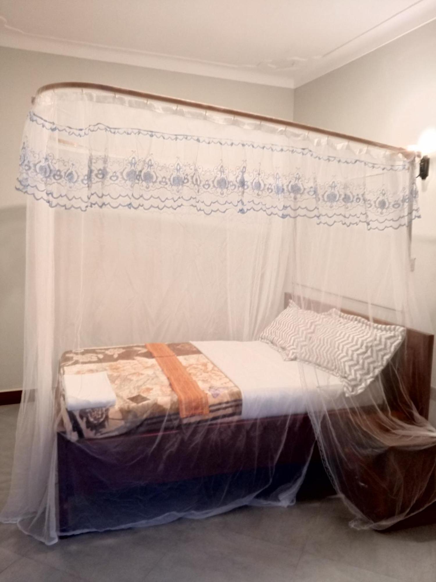Extreme Haven Guest House Fort Portal Exterior foto